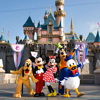 4 Tips for Saving Money on a Disneyland Vacation