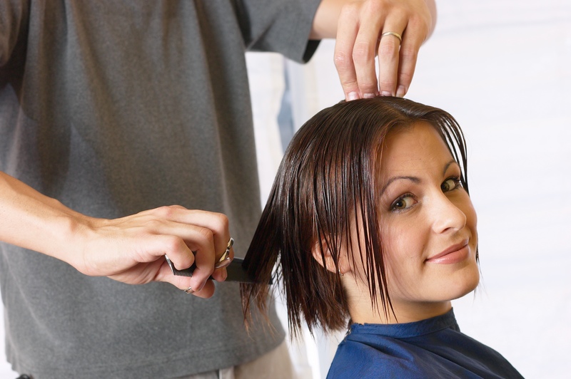 4 Easy Ways You Can Save Cash on Haircuts