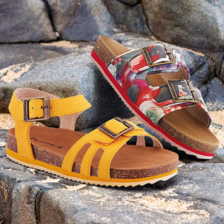 Get BEARPAW sandals up to 40% off!