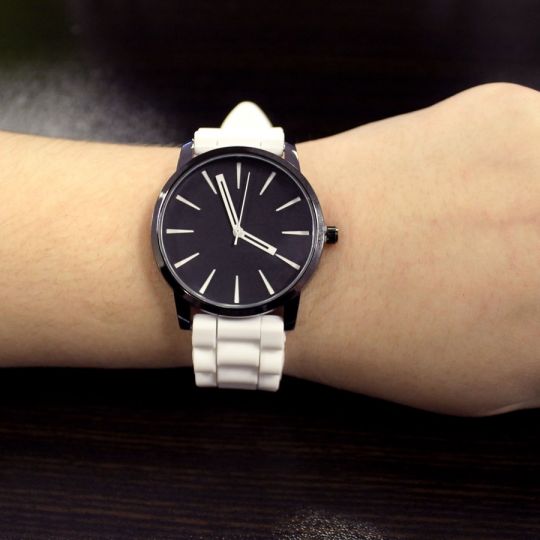 Unisex Multi Color Sleek Silicone Watch $3.49