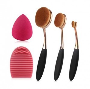 3-Piece Makeup Brushes Set + Teardrop Beauty Blender + Brush Egg Set – Only $3.99!