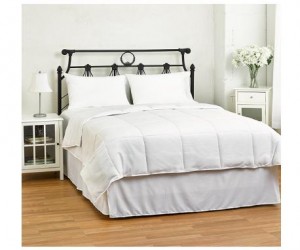 Deal of the Day: White Down Alternative Comforter in Full/Queen – Only $45.74!
