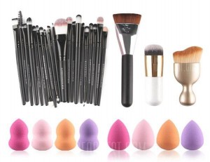 20-Piece Makeup Brush Set – Only $14.59!