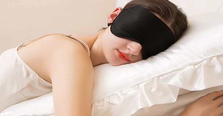 Amazon: Silk Sleep Mask Only $5.99!