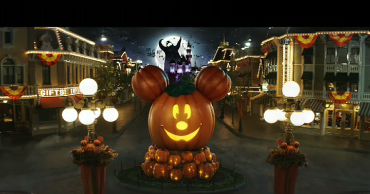 Last Chance for Disneyland Halloween & Extra Day Free Offer!