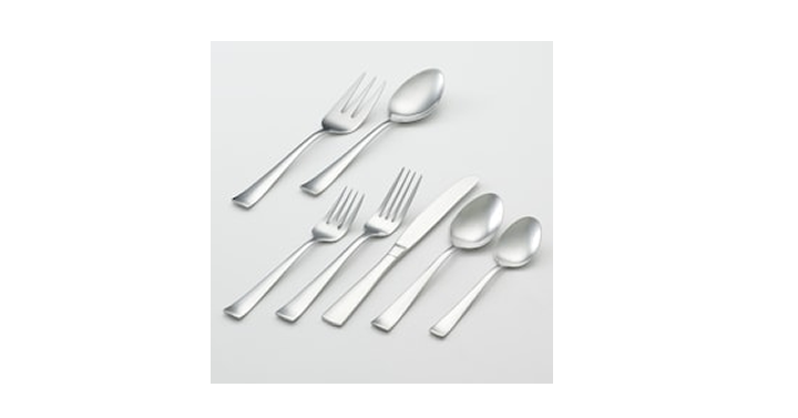 The Kohl’s Black Friday Sale! Oneida 82-piece Flatware Set – Just $42.49!