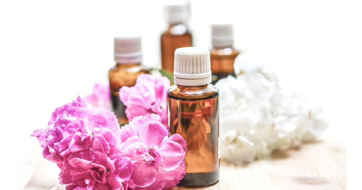 5 BEST Essential Oils for the Winter Season -Help Fight Colds, Flu & Winter Depression