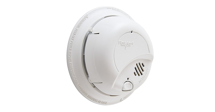 First Alert Hardwired Smoke Alarm with Battery Backup – 6 Pack – Just $59.21!