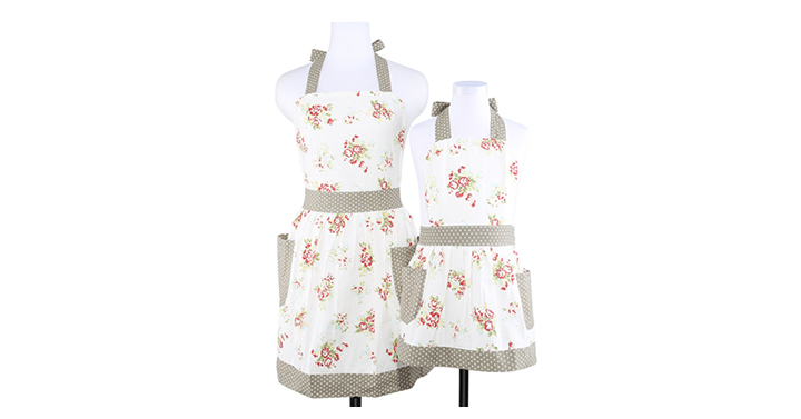 Vintage Mama and Me Floral Apron Set with Pockets – Just $27.99!