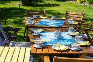 5 Tips for Hosting a Garden Party