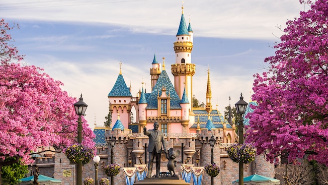 Disneyland Hotel Spring Special – Save BIG at Disney’s Grand Californian Hotel & Spa and the Disneyland Hotel!