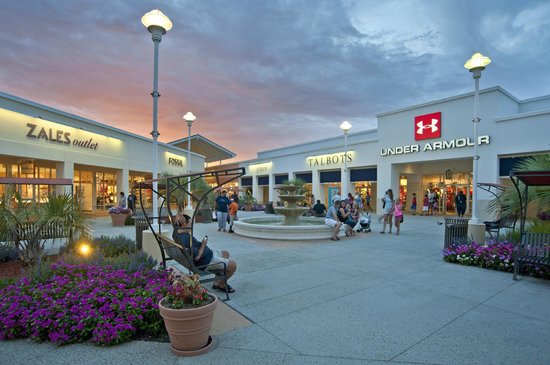 WIN a $1,000 Tanger Outlets Gift Card!