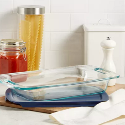 Pyrex Easy Grab 3-Qt. Covered Baking Dish Only $6.99! (Reg. $17.99)