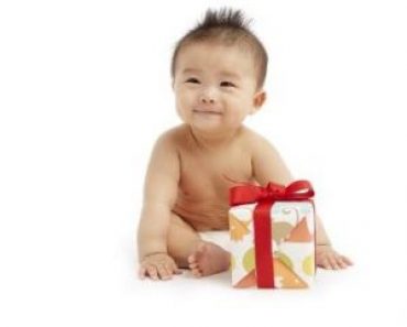 FREE Amazon Baby Box With Registry!