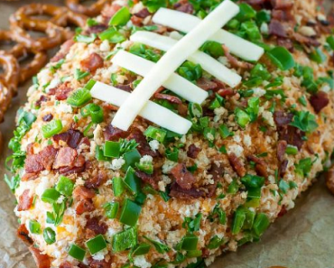 The BEST Cheese Ball For Your Super Bowl Sunday Party!