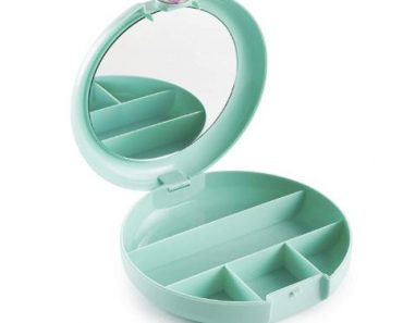 Caboodles Cosmic Cosmetic Retro Compact (Seafoam) – Only $5.59!