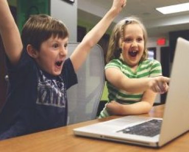 3 Ways to Help Your Kids Adjust to Online Schooling