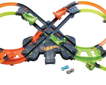 Hot Wheels Colossal Crash Track Set – Only $46.49!