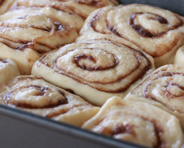 The BEST and EASIEST Cinnamon Roll Recipe For This Conference Weekend!