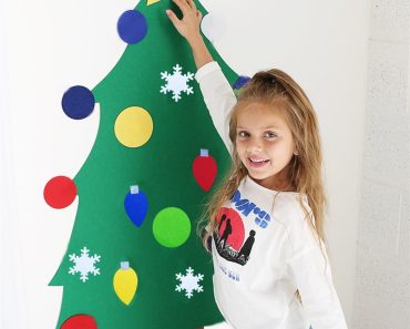 Felt Christmas Tree With Decorations – Only $18.99!