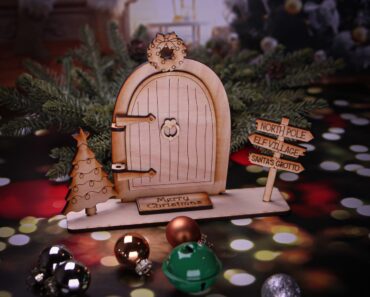 Christmas DIY Welcome Elf Door Kit – Only $14.99!