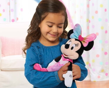 Disney Junior Minnie Mouse Sparkle and Sing Minnie Mouse – Only $13.49!