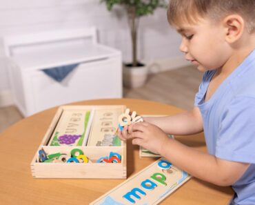 Melissa & Doug Spanish See & Spell Educational Language Learning Toy – Only $6.61!