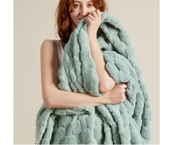 Bedsure Sage Green Fleece Checkered Throw – Just $13.49! Prime Big Deal Days 2025!